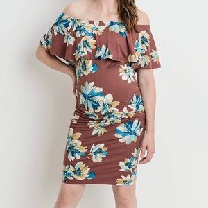 🎉HP🎉 NWT Floral Cold Shoulder Maternity Dress